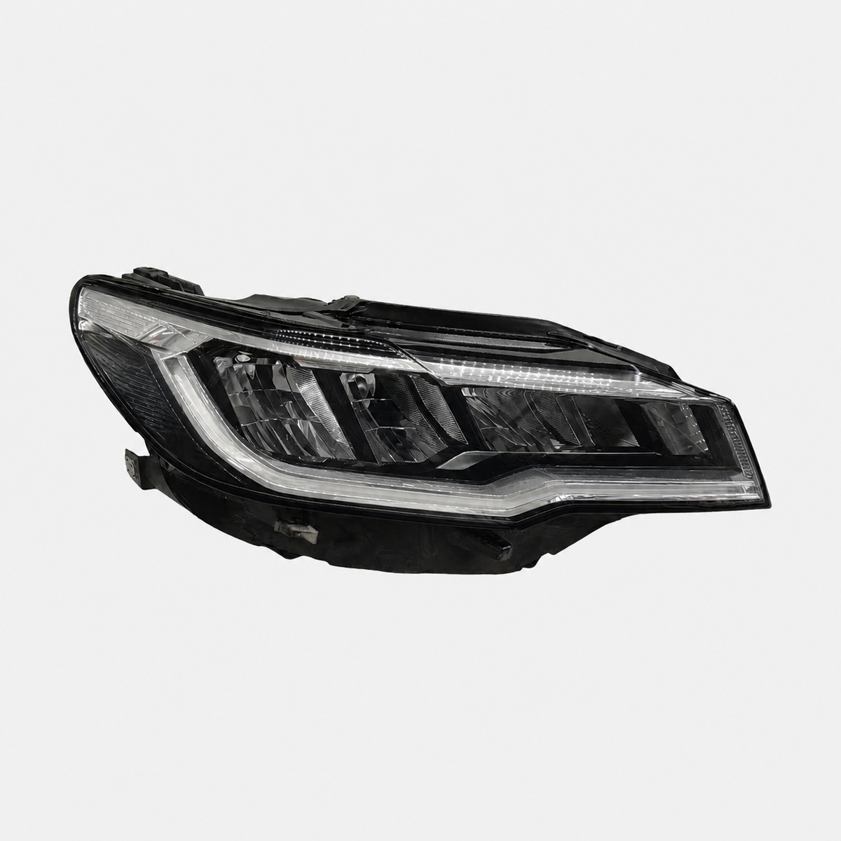 FANCHANTS aftermarket Halogen headlight assembly for Volkswagen Bora 2019-2021 front view product image 1