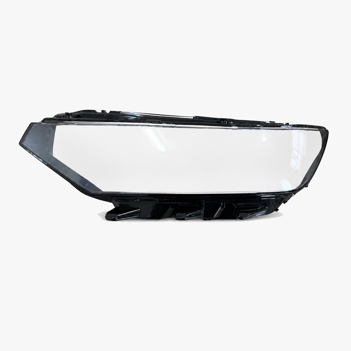 FANCHANTS replacement headlight lens for Volkswagen Passat B8.5 2020-2024 product image 1